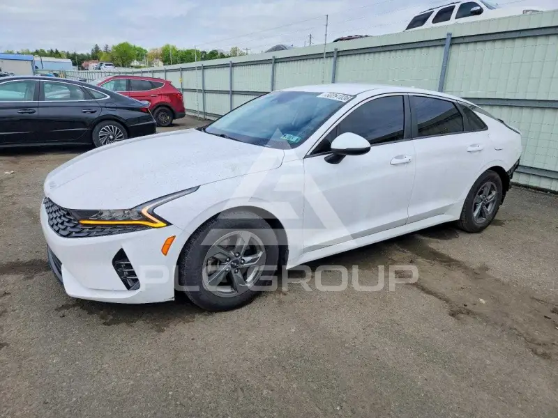 2022 KIA K5 фото