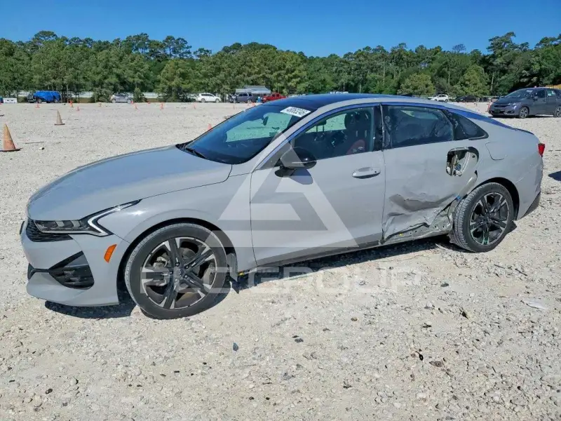 2022 KIA K5 photo