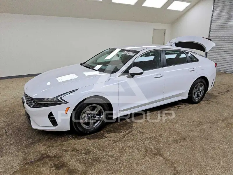 2022 KIA K5 фото