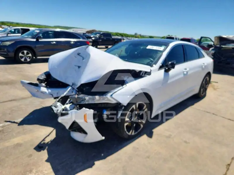 2022 KIA K5 фото