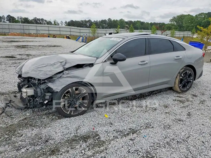 2022 KIA K5 фото
