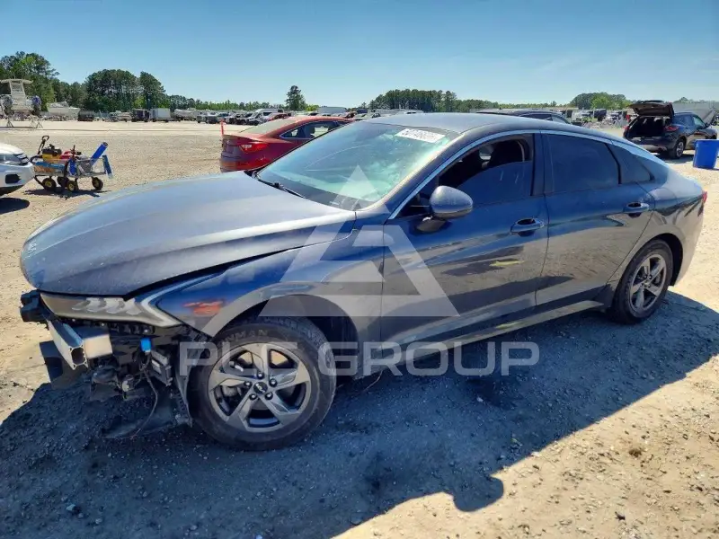 2022 KIA K5 фото
