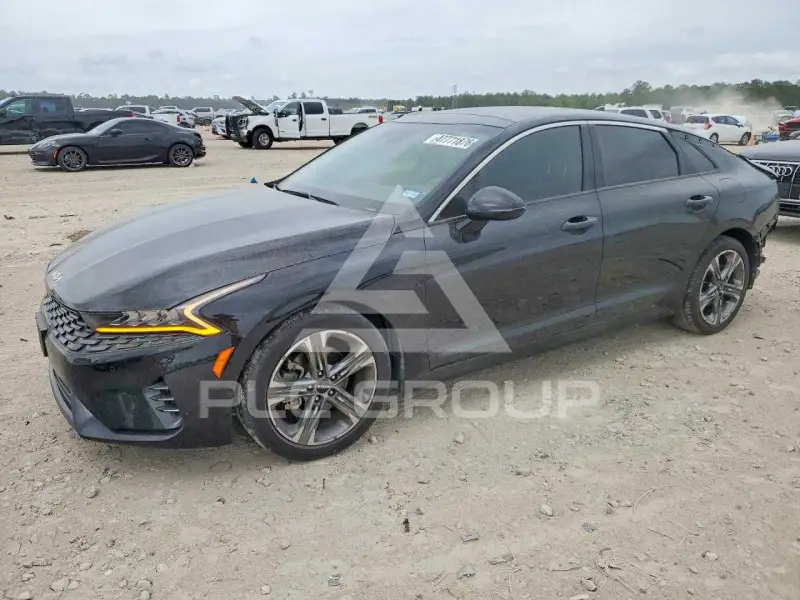 2022 KIA K5 photo