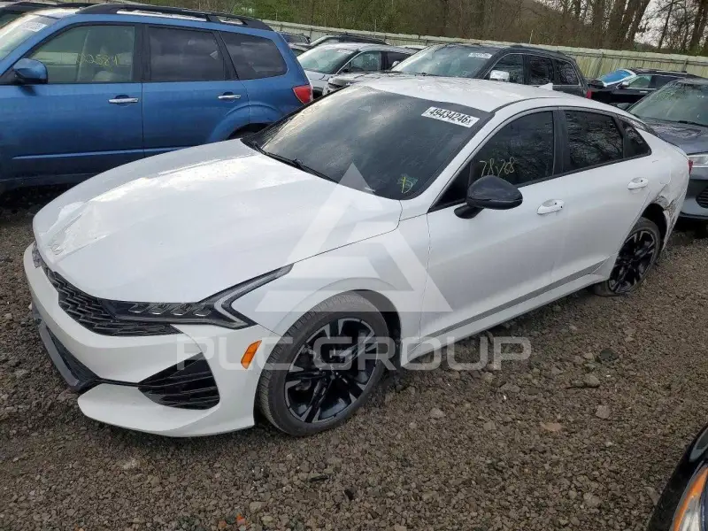 2022 KIA K5 фото