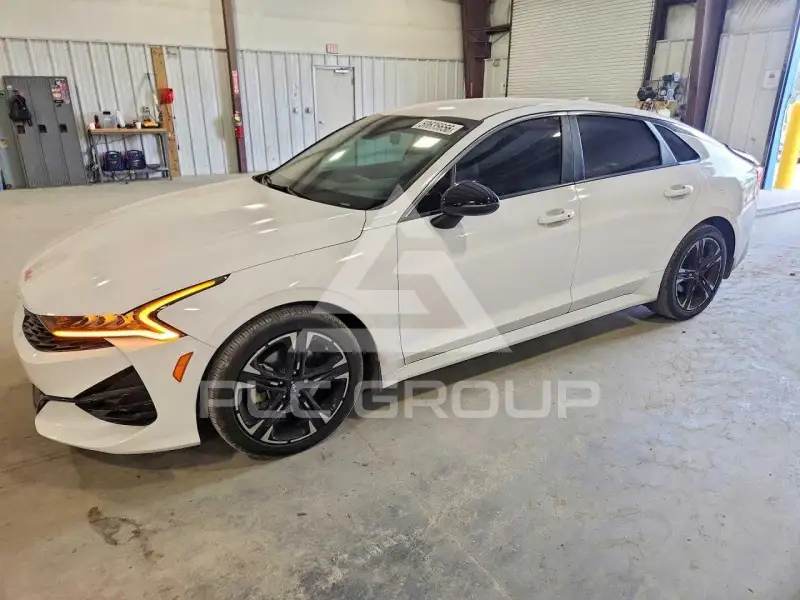 2022 KIA K5 фото