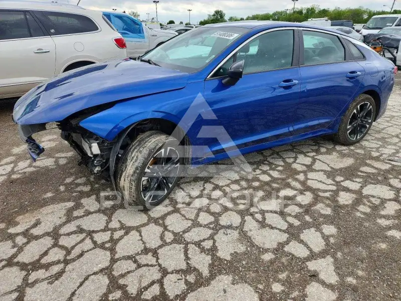 2022 KIA K5 фото