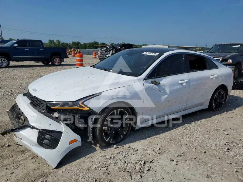 2022 KIA K5 photo