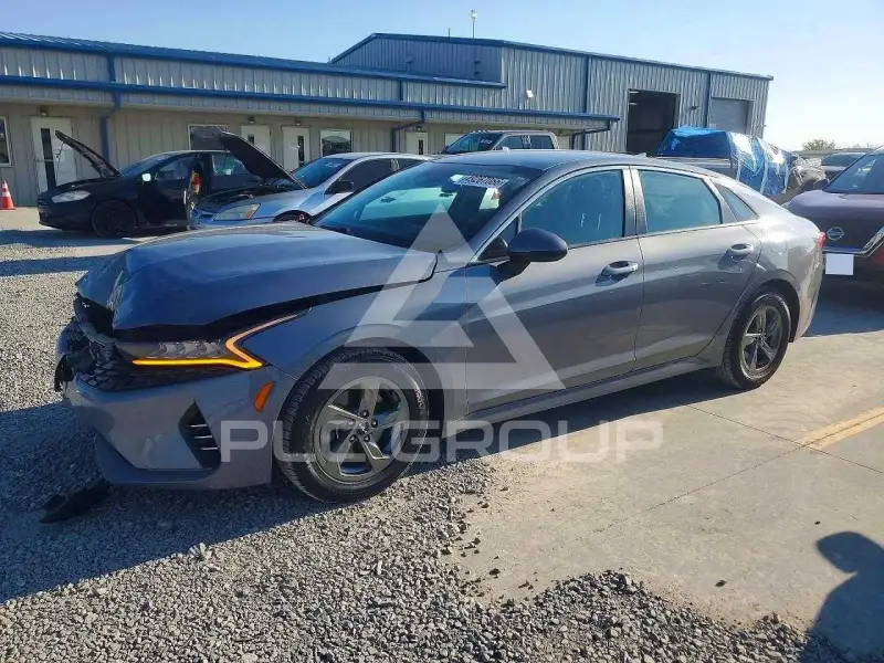 2022 KIA K5 фото