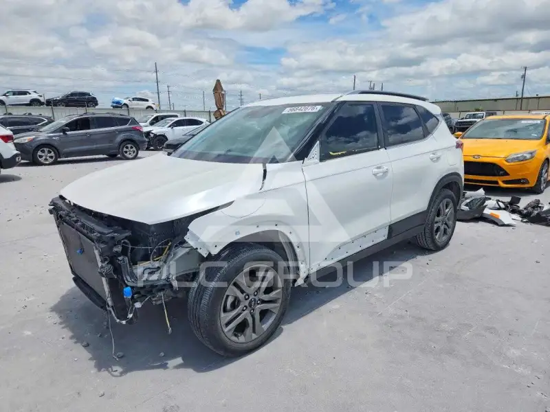 2022 KIA Seltos фото