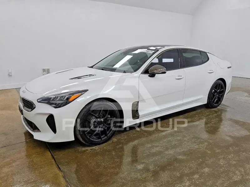 2022 KIA Stinger photo