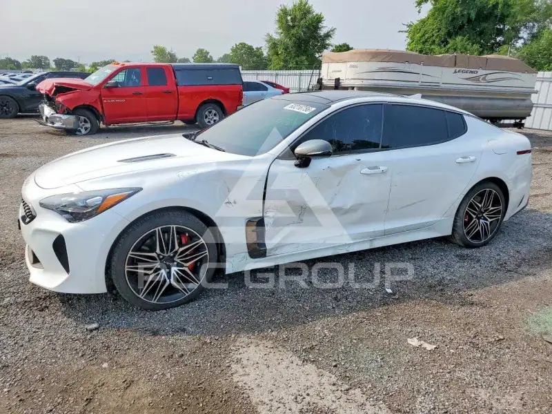2022 KIA Stinger фото