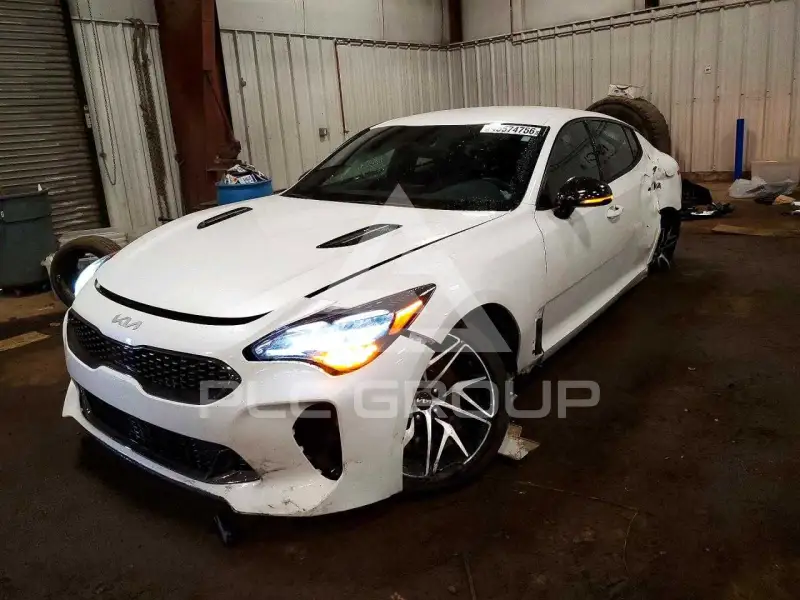 2022 KIA Stinger photo