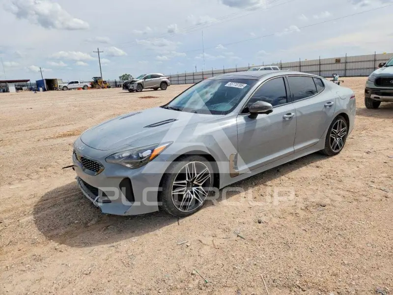 2022 KIA Stinger photo