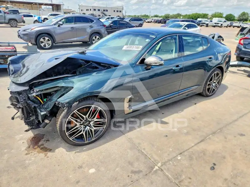 2022 KIA Stinger photo