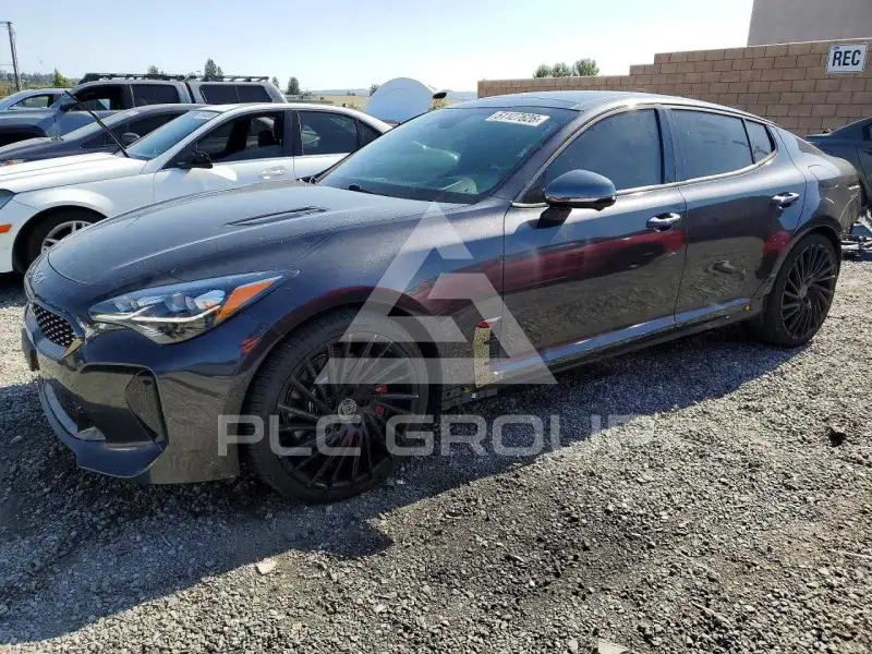 2022 KIA Stinger photo