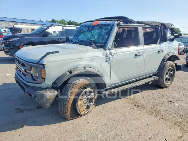 2022 Ford BRONCO photo