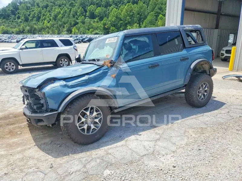 2022 Ford BRONCO photo