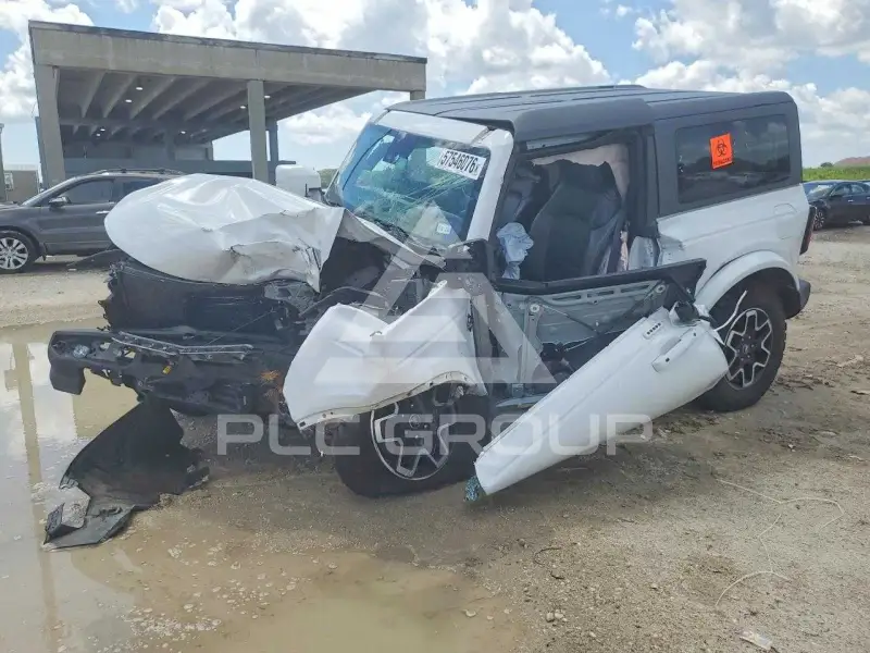 2022 Ford BRONCO photo