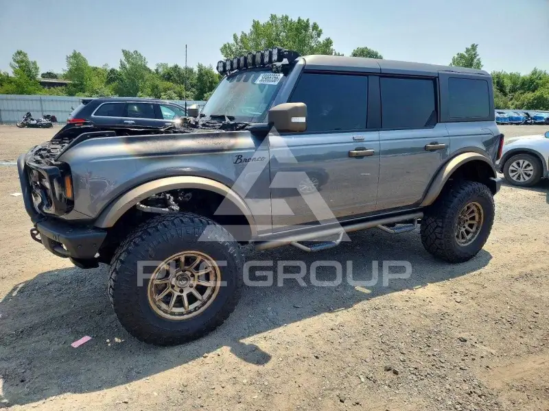 2022 Ford BRONCO photo