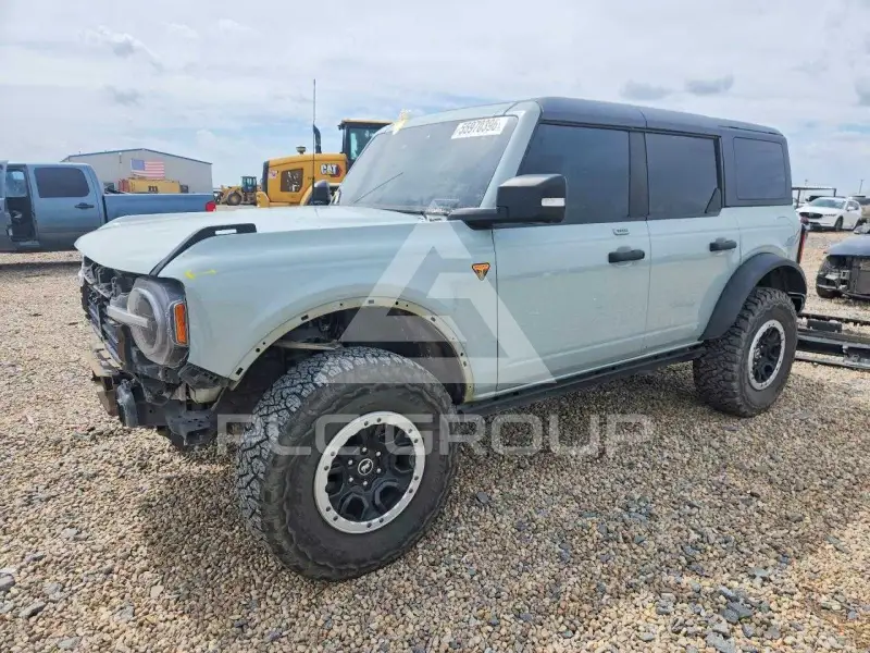 2022 Ford BRONCO photo