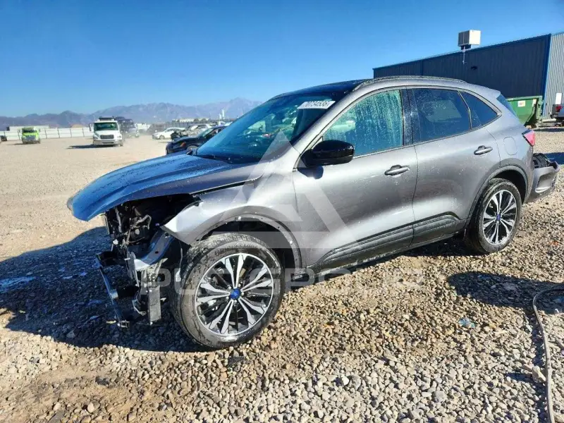 2022 Ford ESCAPE photo