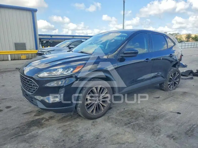 2022 Ford ESCAPE photo