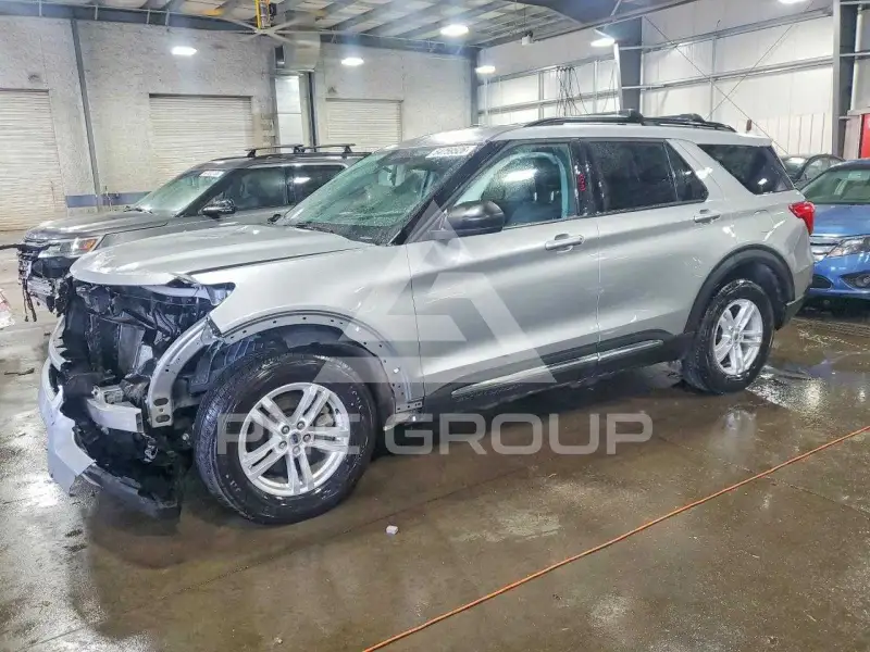 2022 Ford EXPLORER photo