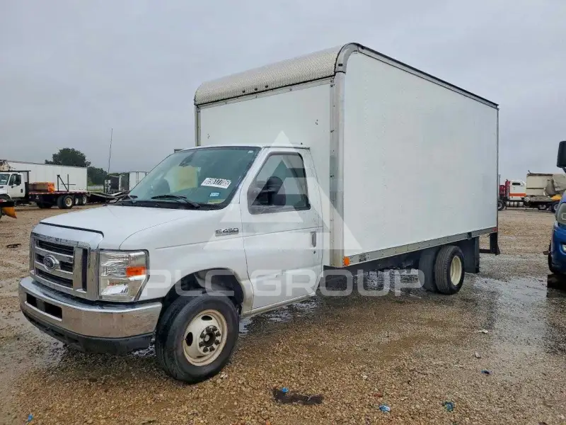 2022 Ford E-450 фото