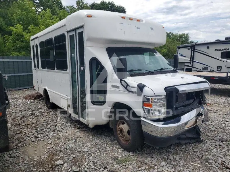2022 Ford ECONOLINE photo