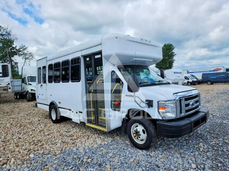 2022 Ford ECONOLINE photo