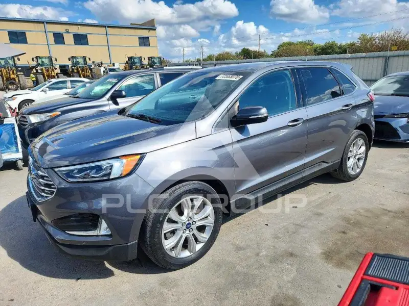 2022 Ford EDGE photo