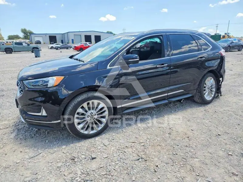 2022 Ford EDGE photo