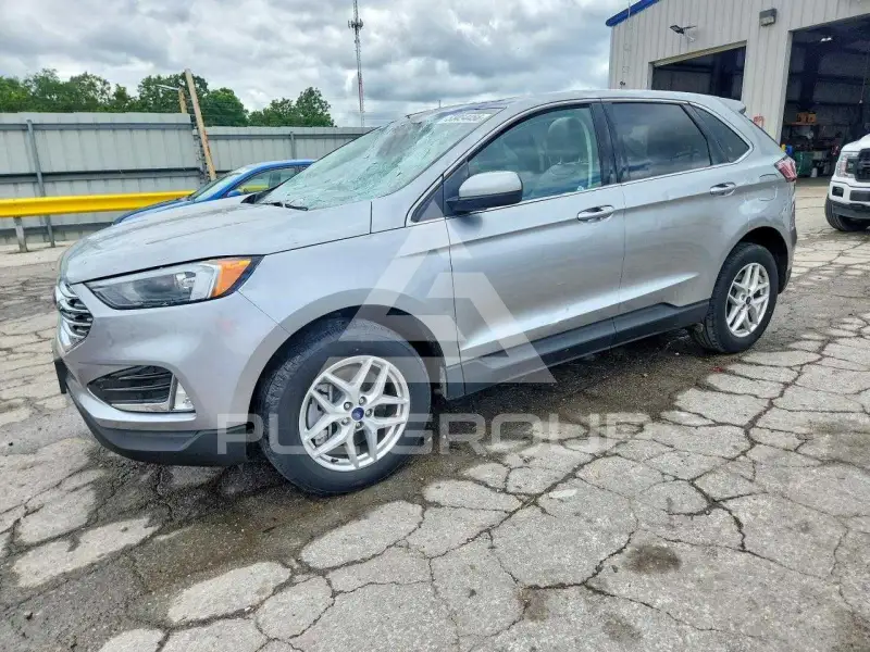 2022 Ford EDGE photo