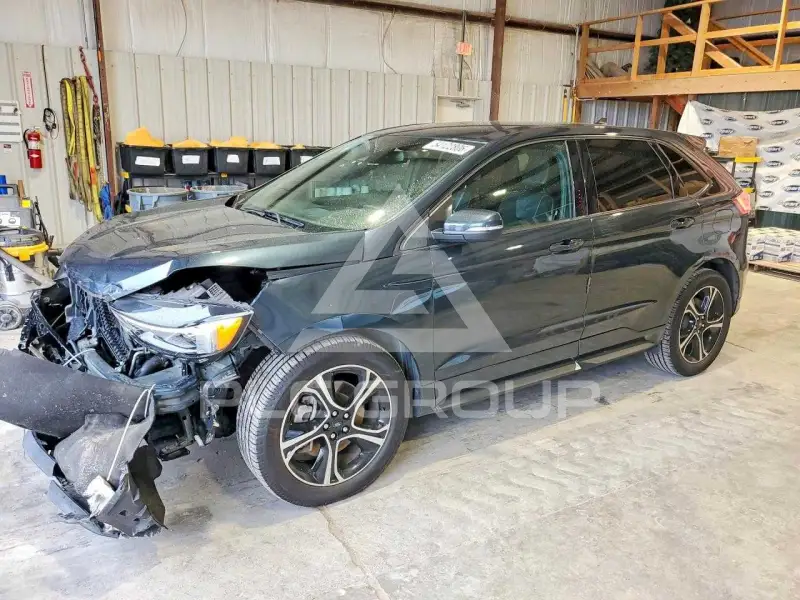 2022 Ford EDGE photo
