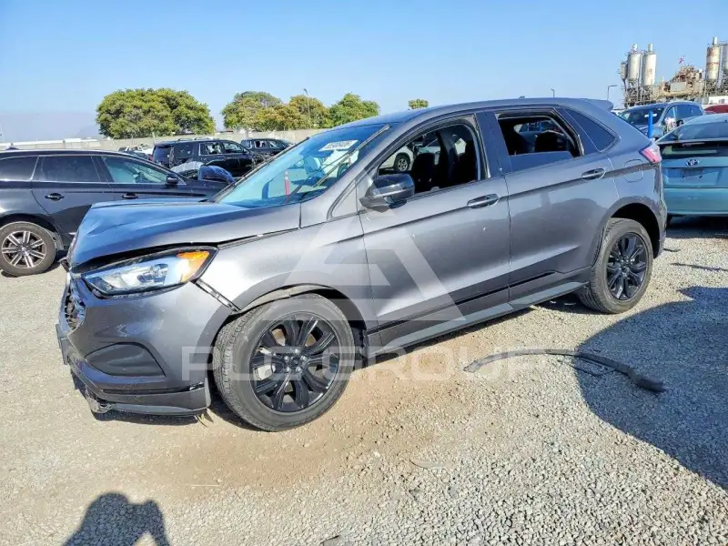 2022 Ford EDGE photo