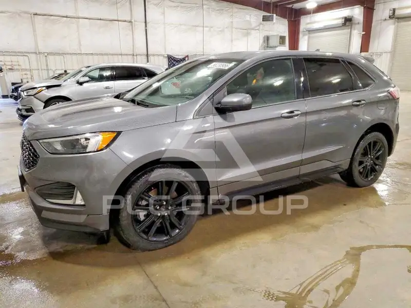 2022 Ford EDGE photo