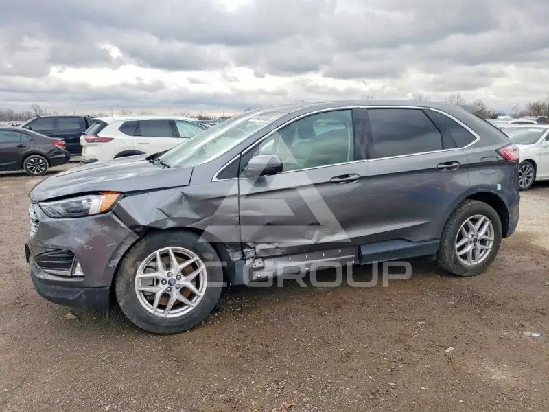 2022 Ford EDGE photo