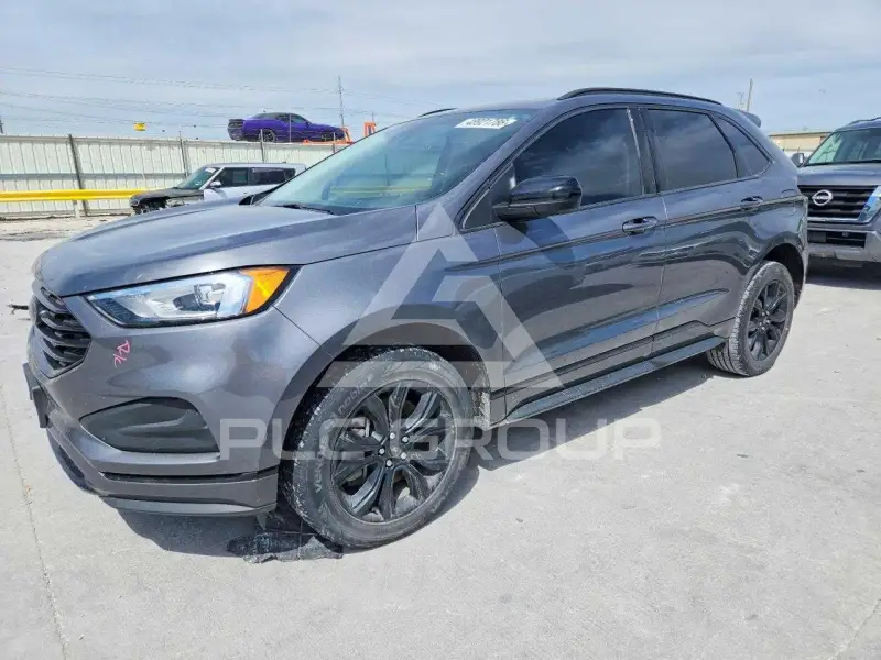 2022 Ford EDGE photo