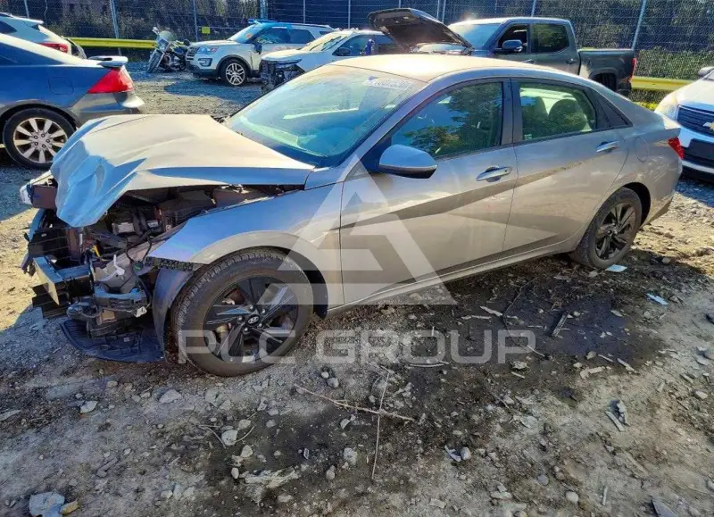 2022 Hyundai Elantra фото