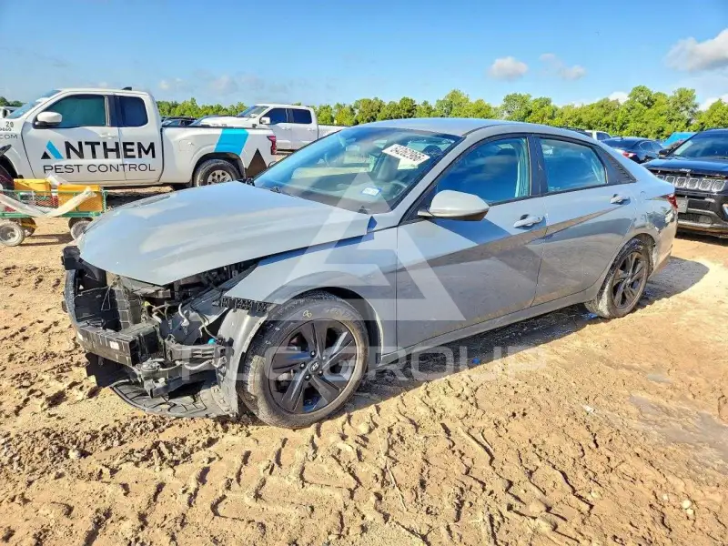 2022 Hyundai Elantra photo