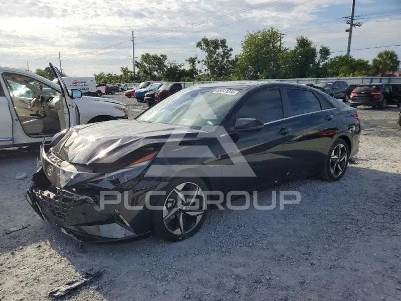 2022 Hyundai Elantra photo