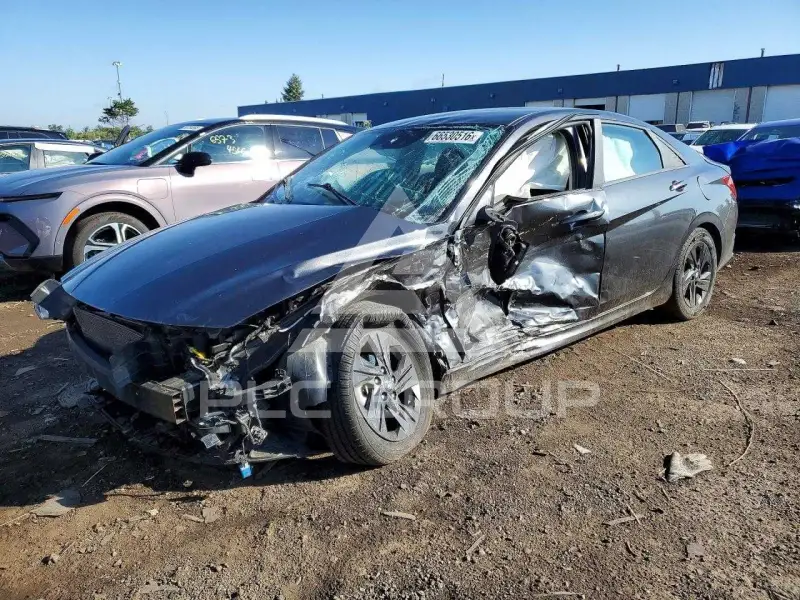 2022 Hyundai Elantra photo