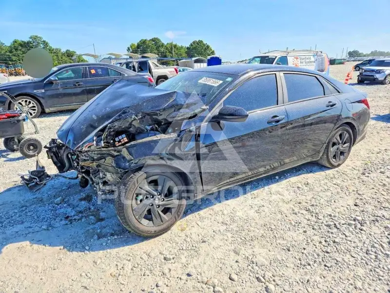 2022 Hyundai Elantra photo