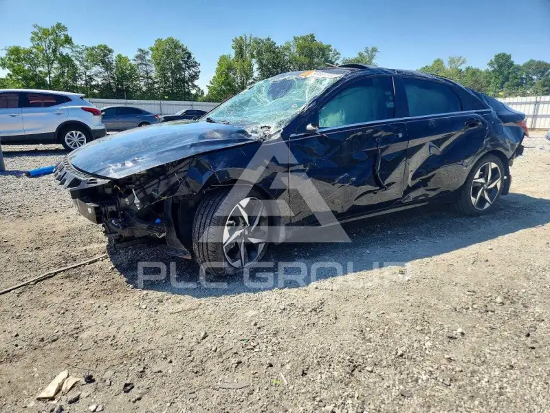 2022 Hyundai Elantra photo