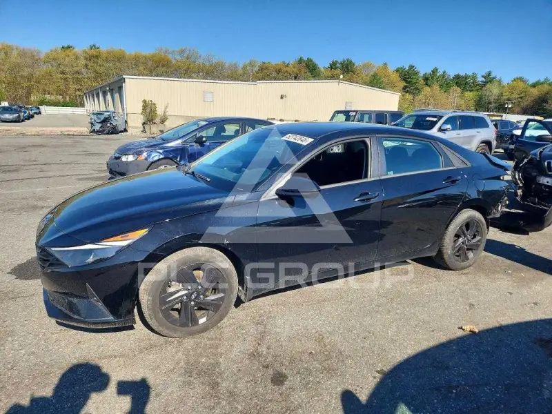 2022 Hyundai Elantra photo