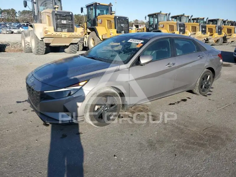 2022 Hyundai Elantra photo