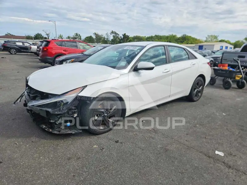 2022 Hyundai Elantra photo