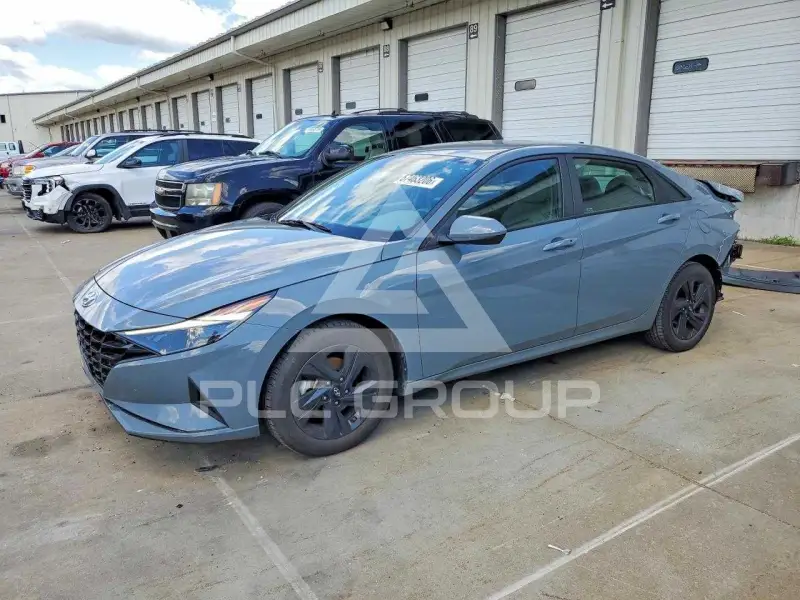 2022 Hyundai Elantra photo