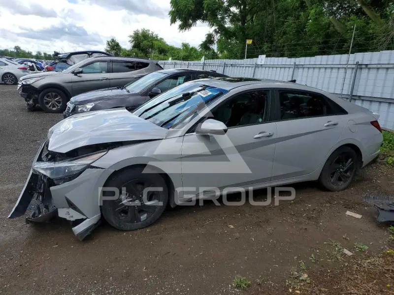 2022 Hyundai Elantra photo
