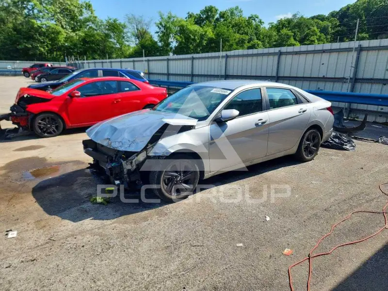 2022 Hyundai Elantra фото